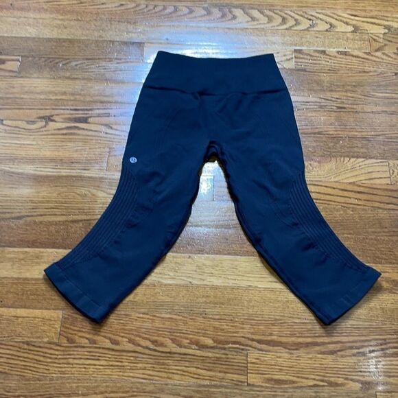 Lululemon Stretch Capri Leggings | Black - Picture 2 of 3